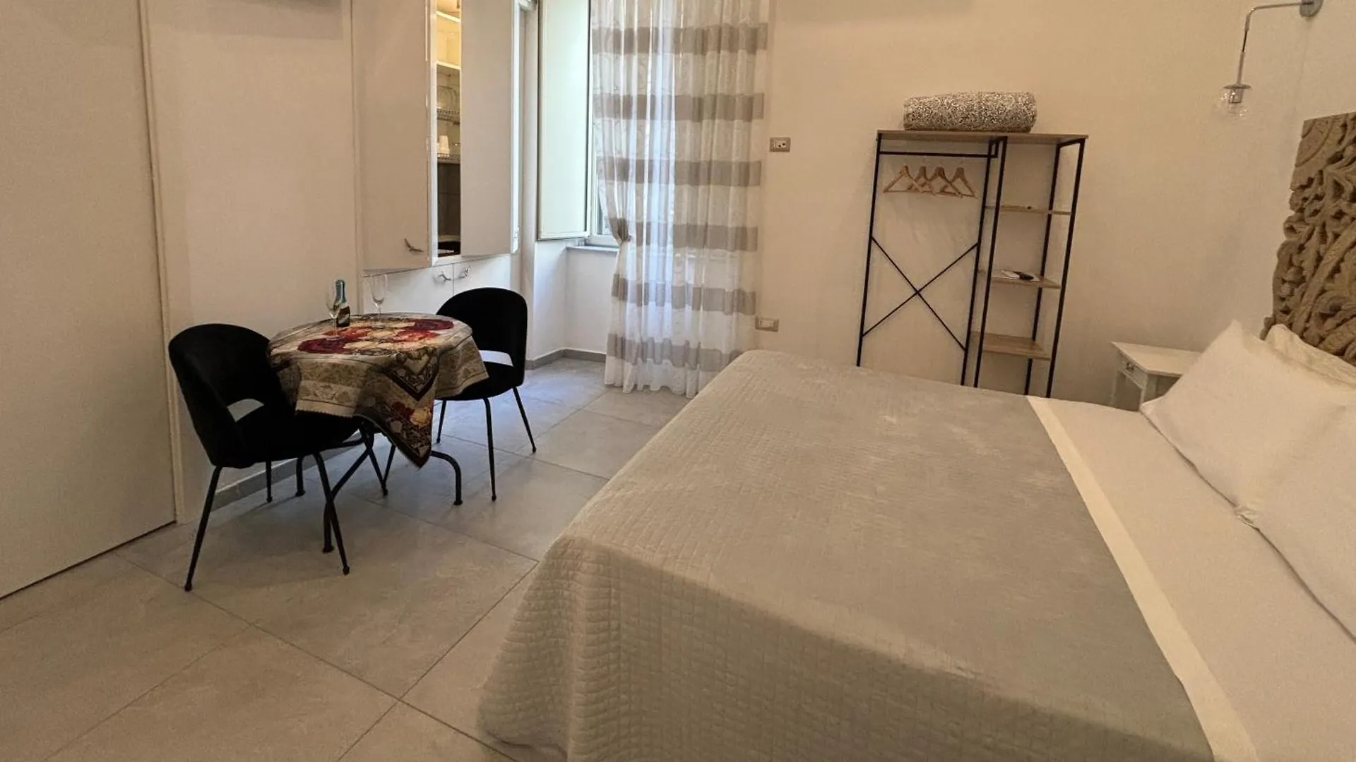 Alex Beb Bed & Breakfast Naples